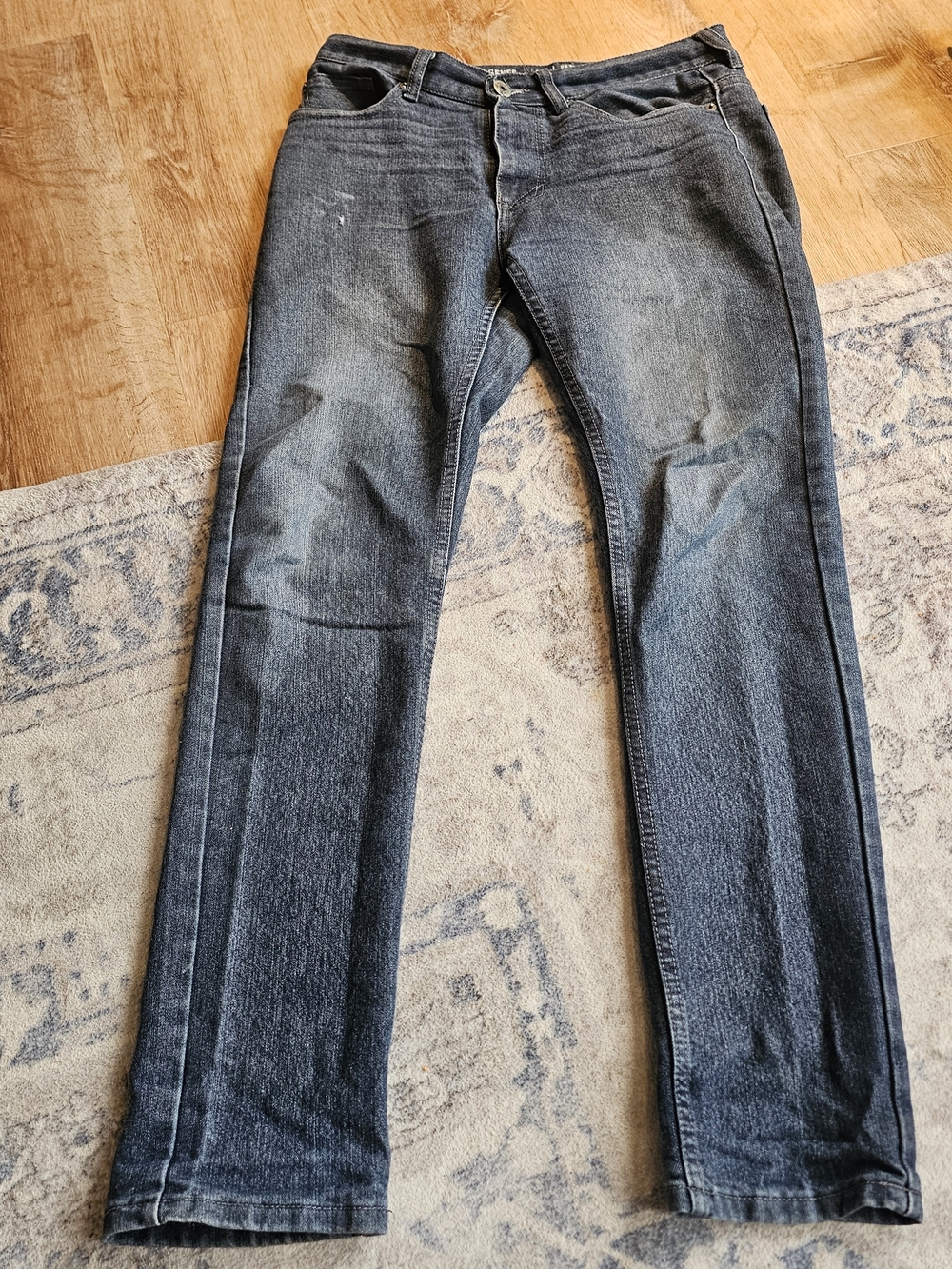 Vintage Genes men's slim fit denim jeans in a faded blue/dark wash 32x32